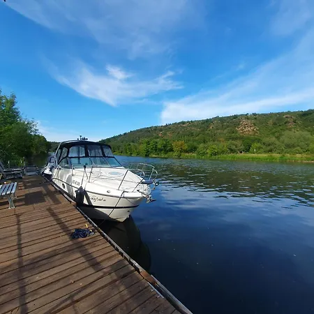 Apartment Wohnen Auf Dem Rittergut Friedeburg - Mit Direkter Naehe Zur Saale