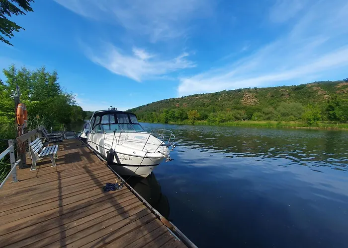 Apartment Wohnen Auf Dem Rittergut Friedeburg - Mit Direkter Naehe Zur Saale